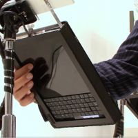 Une tablette à écran rétro tactile par KDDI